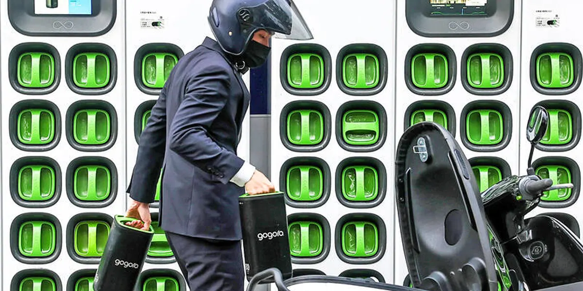 Cambio de batería de moto Gogoro